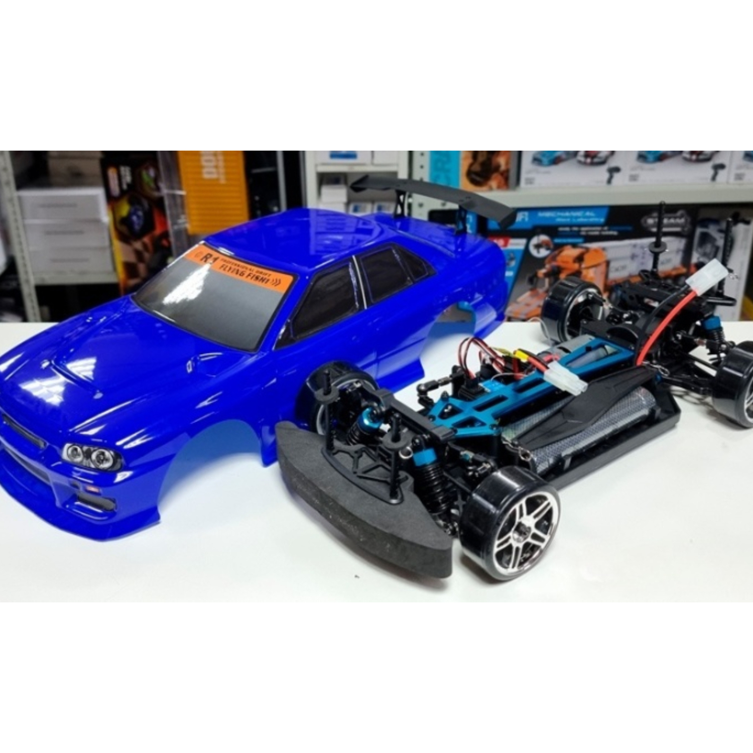Радиоуправляемый автомобиль для дрифта HSP Flying Fish 1 LED 4WD RTR масштаб 1:10 2.4G — 94123T-12330-BL — изображение 4
