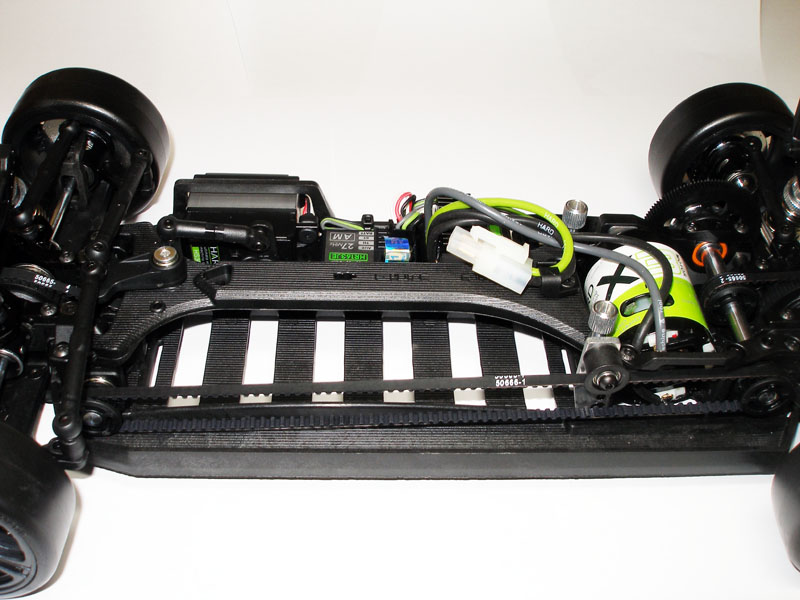 Радиоуправляемая машина для дрифта Team Magic E4D RX7 Drift Spec 4WD RTR масштаб 1:10 2.4G — TM-503007 — изображение 2